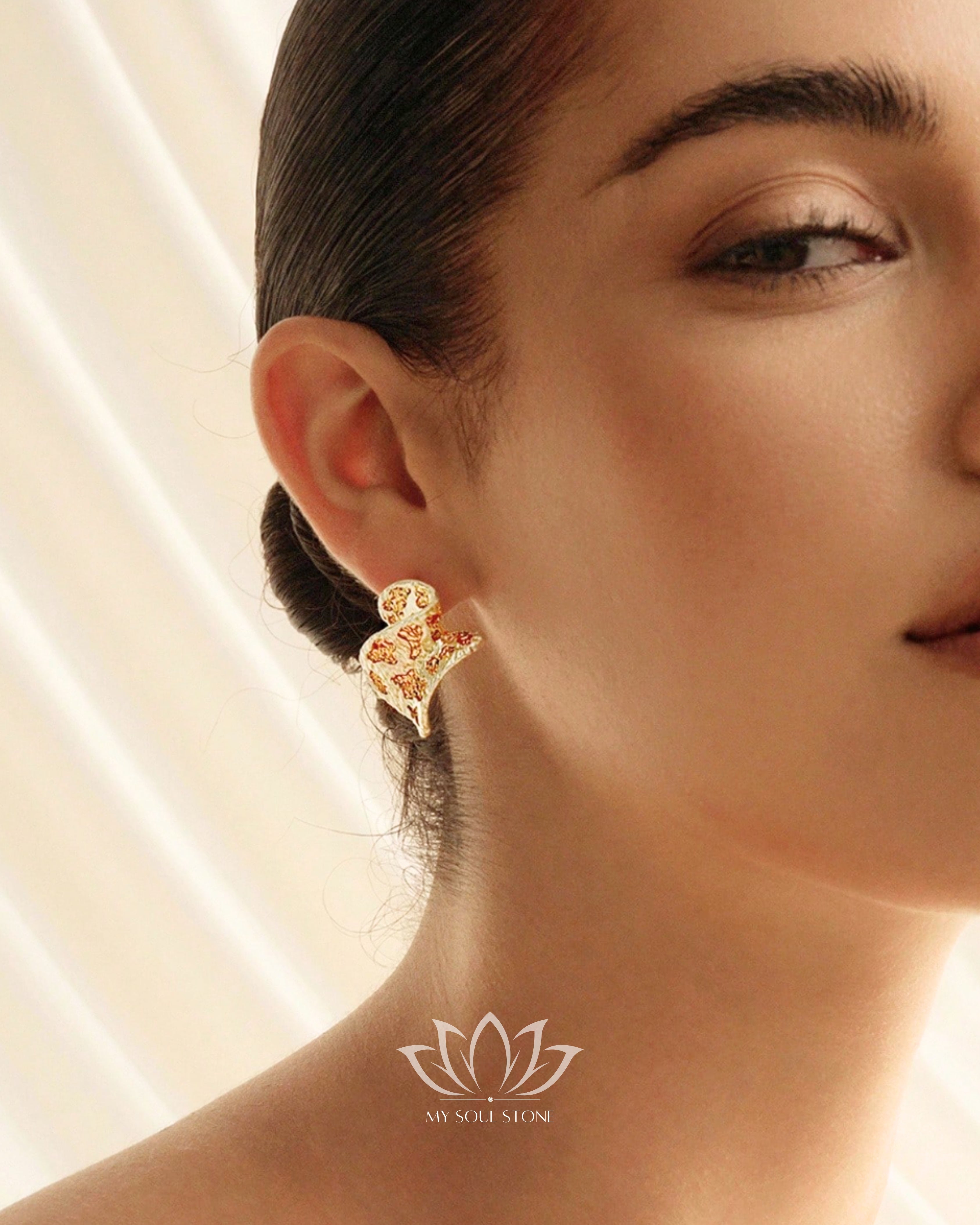 Whisperwind Opalesca - Gold Plated